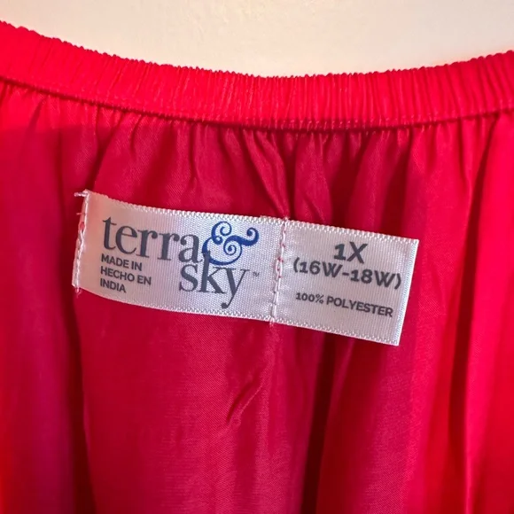 Terra & Sky 1X(16-18W) beautiful red silky blouse - Picture 2 of 6
